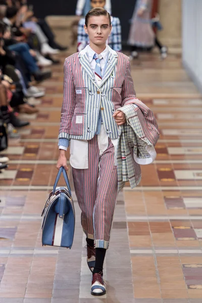 Look 43
